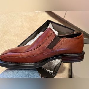 Brand New, in box, never worn!!!  
size 10M by Alfani